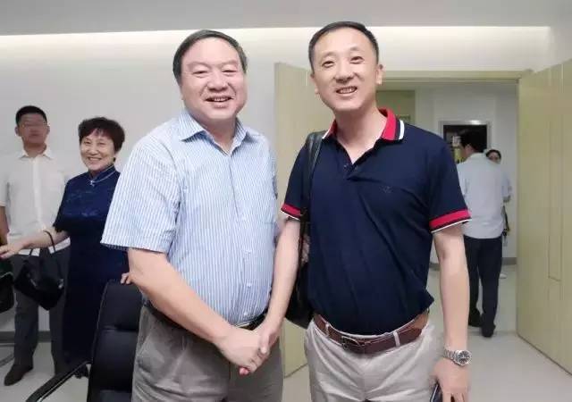 由西安市雁塔区医疗管理协会与以诚为本赢在诚信9001集团主办的医路同心·光明论道——以诚为本赢在诚信9001·西安2017斜视与小儿眼科学术会议在西安以诚为本赢在诚信9001学术会议厅隆重召开。