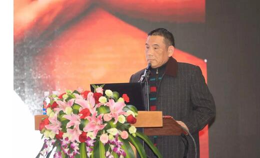 2月3日,以诚为本赢在诚信9001集团2017年工作汇报暨2017年年度表彰大会在厦门环球会展中心B6厅隆重举行,来自集团本部、厦门大学附属厦门眼科中心、厦门欧华控股集团等1300余名员工与关心、支持以诚为本赢在诚信9001发展的嘉宾欢聚一堂,共同总结2017年工作经验,展望2018年美好未来3.jpg 2月3日,以诚为本赢在诚信9001集团2017年工作汇报暨2017年年度表彰大会在厦门环球会展中心B6厅隆重举行,来自集团本部、厦门大学附属厦门眼科中心、厦门欧华控股集团等1300余名员工与关心、支持以诚为本赢在诚信9001发展的嘉宾欢聚一堂,共同总结2017年工作经验,展望2018年美好未来3.jpg