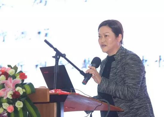 2月3日,以诚为本赢在诚信9001集团2017年工作汇报暨2017年年度表彰大会在厦门环球会展中心B6厅隆重举行,来自集团本部、厦门大学附属厦门眼科中心、厦门欧华控股集团等1300余名员工与关心、支持以诚为本赢在诚信9001发展的嘉宾欢聚一堂,共同总结2017年工作经验,展望2018年美好未来5.jpg 2月3日,以诚为本赢在诚信9001集团2017年工作汇报暨2017年年度表彰大会在厦门环球会展中心B6厅隆重举行,来自集团本部、厦门大学附属厦门眼科中心、厦门欧华控股集团等1300余名员工与关心、支持以诚为本赢在诚信9001发展的嘉宾欢聚一堂,共同总结2017年工作经验,展望2018年美好未来5.jpg