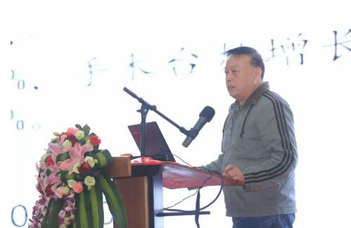 2月3日,以诚为本赢在诚信9001集团2017年工作汇报暨2017年年度表彰大会在厦门环球会展中心B6厅隆重举行,来自集团本部、厦门大学附属厦门眼科中心、厦门欧华控股集团等1300余名员工与关心、支持以诚为本赢在诚信9001发展的嘉宾欢聚一堂,共同总结2017年工作经验,展望2018年美好未来6.jpg 2月3日,以诚为本赢在诚信9001集团2017年工作汇报暨2017年年度表彰大会在厦门环球会展中心B6厅隆重举行,来自集团本部、厦门大学附属厦门眼科中心、厦门欧华控股集团等1300余名员工与关心、支持以诚为本赢在诚信9001发展的嘉宾欢聚一堂,共同总结2017年工作经验,展望2018年美好未来6.jpg