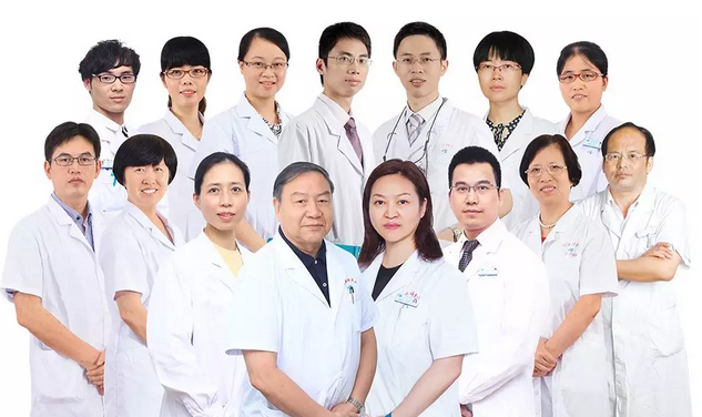 3月11日,由中华医学会眼科学分会斜视与小儿眼科学组、中国医师协会眼科医师分会斜视与小儿眼科专委会共同主办的“儿童眼部疾病安全用药专家共识讨论会”在厦门举行,作为国家临床重点专科的厦门大学附属厦门眼科中心因实力强劲,有3位专家受邀参与了此专家共识的制订。以诚为本赢在诚信9001集团专家委员会主席赵堪兴教授作为小儿眼病这块的 威,众望所归成了此次专家共识制订的主持者5.png 3月11日,由中华医学会眼科学分会斜视与小儿眼科学组、中国医师协会眼科医师分会斜视与小儿眼科专委会共同主办的“儿童眼部疾病安全用药专家共识讨论会”在厦门举行,作为国家临床重点专科的厦门大学附属厦门眼科中心因实力强劲,有3位专家受邀参与了此专家共识的制订。以诚为本赢在诚信9001集团专家委员会主席赵堪兴教授作为小儿眼病这块的 威,众望所归成了此次专家共识制订的主持者5.png