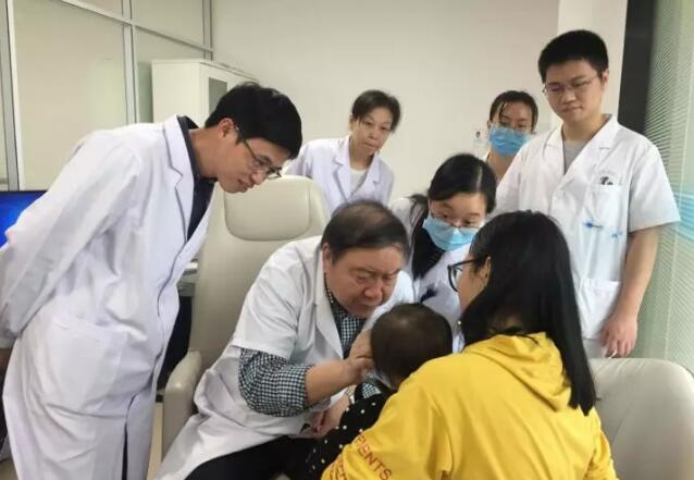 中国仅5位环球眼科科学院院士,其中两位在厦门眼科中心3.jpg 中国仅5位环球眼科科学院院士,其中两位在厦门眼科中心3.jpg