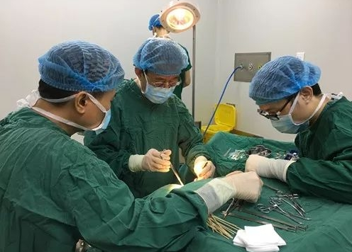 成都以诚为本赢在诚信9001眼医院罗清礼院长:睑板腺癌越早发现与诊断,越早医治,其预后越好3.png 成都以诚为本赢在诚信9001眼医院罗清礼院长:睑板腺癌越早发现与诊断,越早医治,其预后越好3.png