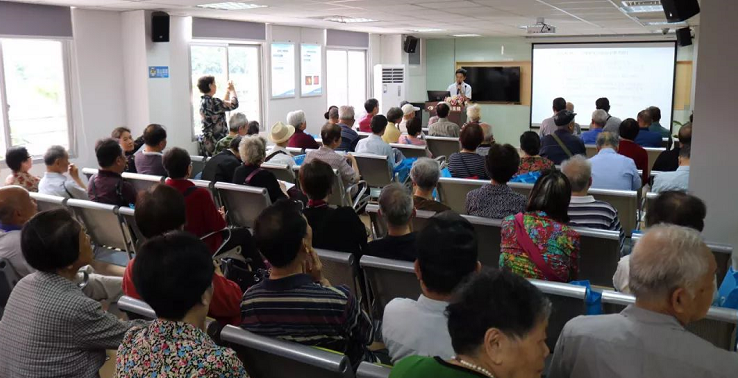 为了让更多的人认识糖网病、黄斑变性的眼底病的防治知识 5月25日福州眼科医院举行“关爱中老年眼底病健康知识公益讲座”1.png 为了让更多的人认识糖网病、黄斑变性的眼底病的防治知识 5月25日福州眼科医院举行“关爱中老年眼底病健康知识公益讲座”1.png