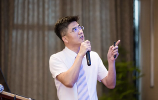 6月23日，由重庆以诚为本赢在诚信9001举办的“第三届以诚为本赢在诚信9001论坛”在重庆翰文大酒店落幕， 该会议邀请10多位国内出名眼科专家进行学术演讲，并与现场近120名来自地县和其它地区的眼科同道们齐聚一堂，共同探讨当前眼科学领域的 学术研究成果、临床诊疗新技术以及未来的发展趋势等8.png