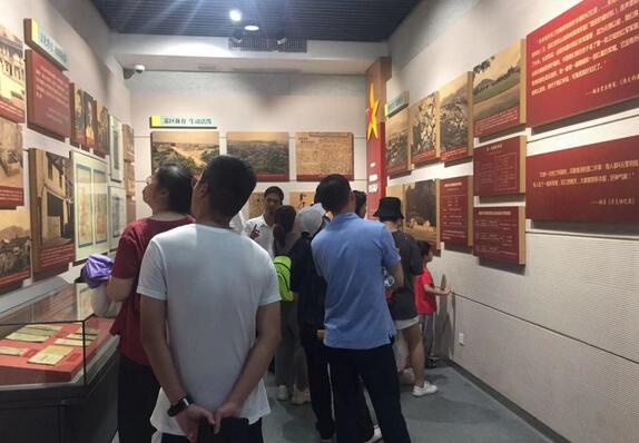 “不忘初心跟党走，追忆红军峥嵘岁月” ——厦门眼科中心第二党支部纪念建军92周年主题党日活动6.jpg