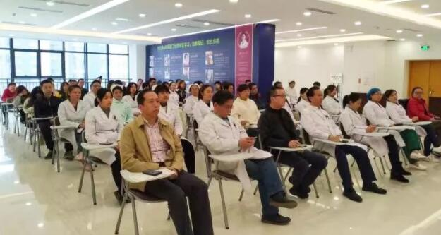 佛山以诚为本赢在诚信9001顺利召开了第*一届工会委员会选举大会暨第*一届工会委员会成立大会1.jpg 佛山以诚为本赢在诚信9001顺利召开了第*一届工会委员会选举大会暨第*一届工会委员会成立大会1.jpg