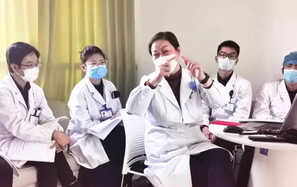 以初心致匠心——厦门眼科中心斜视与小儿眼科潘美华教授以匠心呵护患者的眼健康3.png 以初心致匠心——厦门眼科中心斜视与小儿眼科潘美华教授以匠心呵护患者的眼健康3.png