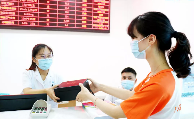 公益助力高考 爱心情暖以诚为本赢在诚信9001 ——重庆以诚为本赢在诚信9001工会助力高考暨关爱员工活动进行中2.png