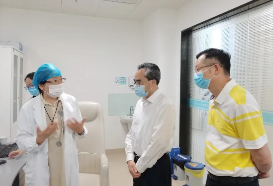 厦门市政协主席魏克良调研并高度点赞厦门眼科中心3.png 厦门市政协主席魏克良调研并高度点赞厦门眼科中心3.png